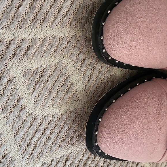 Givenchy's 'Elegant' ankle pink suede boots - Picture 9 of 13